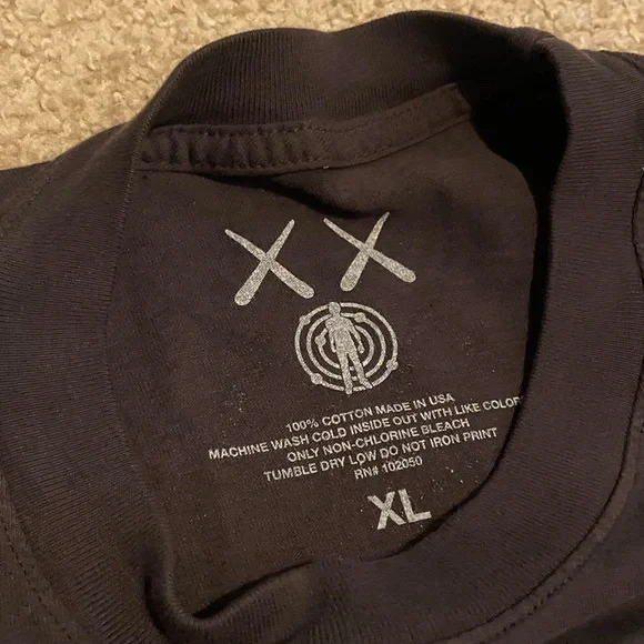 Kaws kid kudi t shirt - Picture 4 of 4